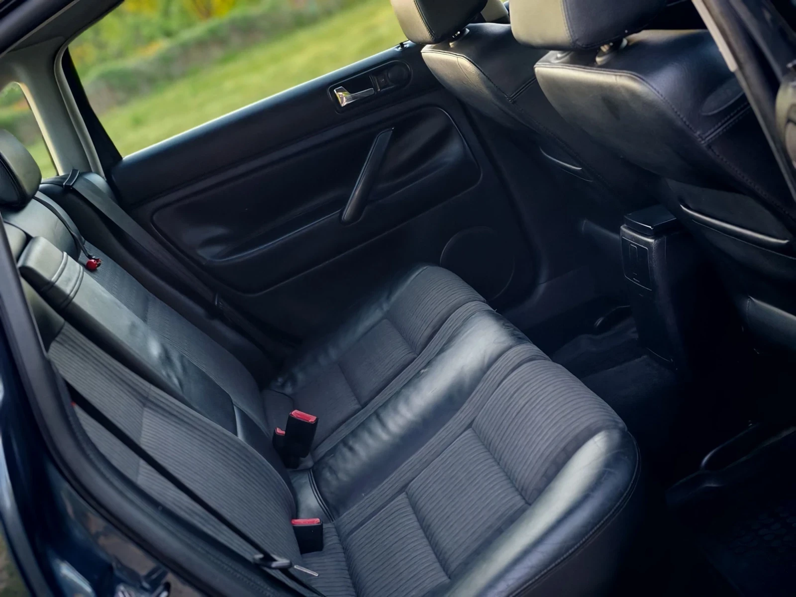 VW Passat 1.9TDI(101)* HIGHLINE* НОВ ВНОС* , снимка 14 - Автомобили и джипове - 54322618