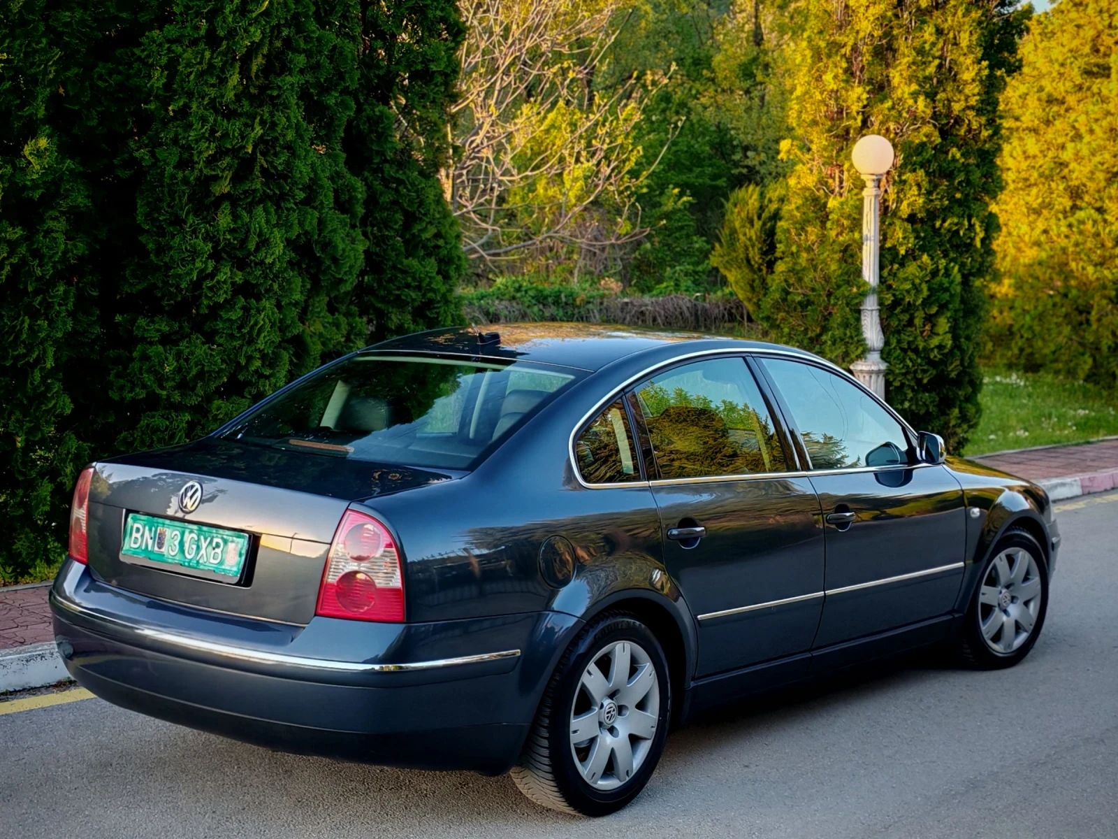 VW Passat 1.9TDI(101)* HIGHLINE* НОВ ВНОС* , снимка 7 - Автомобили и джипове - 54322618