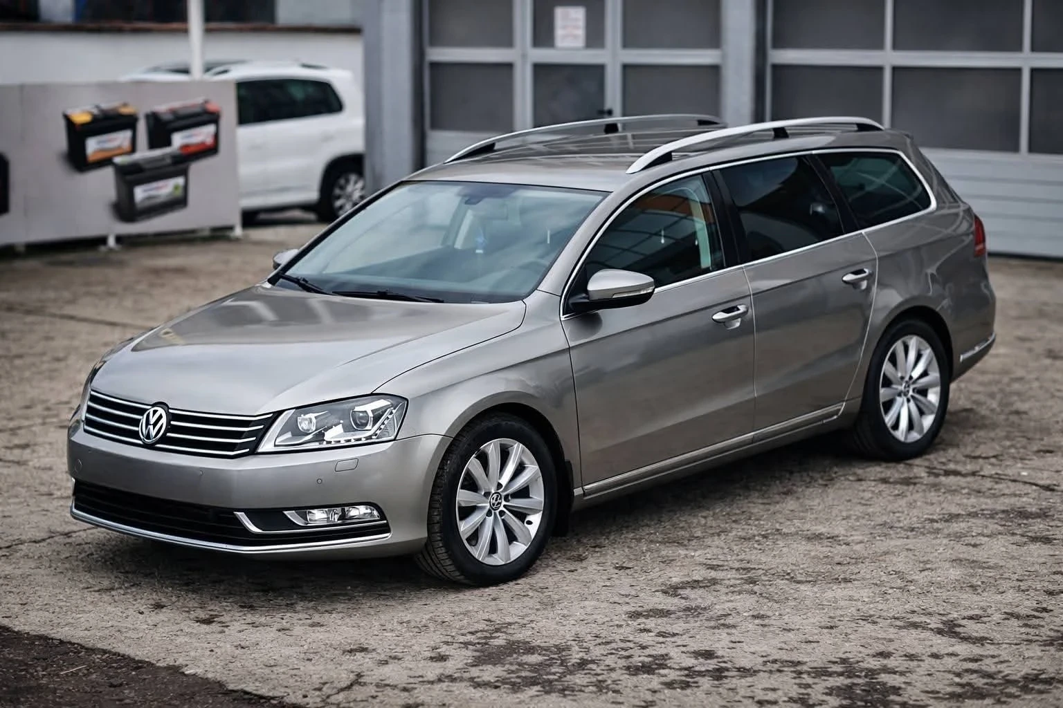 VW Passat 2.0 TDI DSG 4Motion, снимка 2 - Автомобили и джипове - 54361561