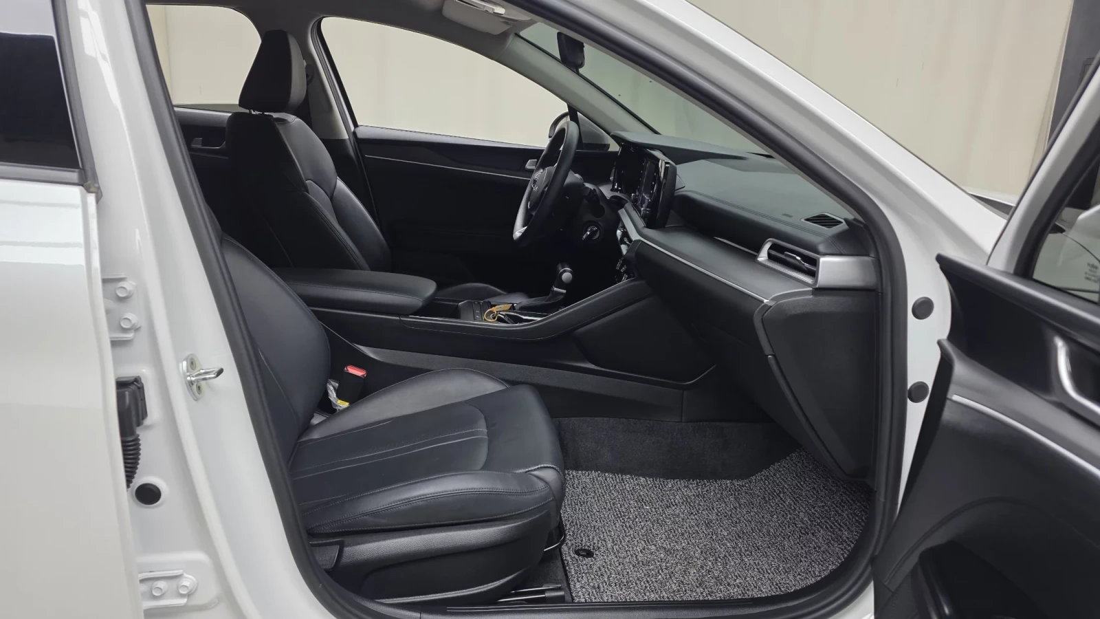 Kia K5 ФАБРИЧНА ГАЗ* ПОДГРЕВ, снимка 9 - Автомобили и джипове - 54414218