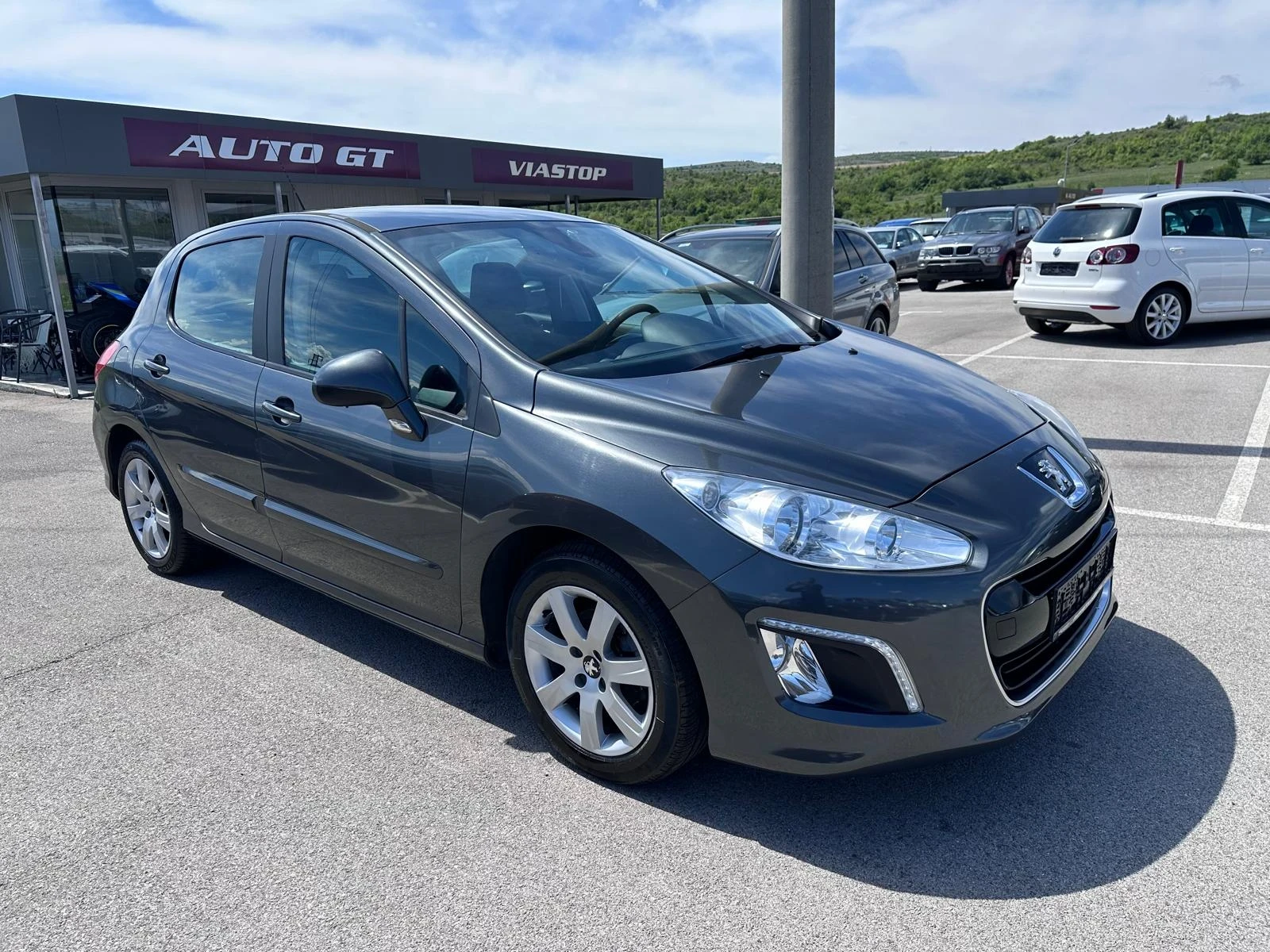 Peugeot 308 1.6 HDI Фейслифт !, снимка 2 - Автомобили и джипове - 54490974
