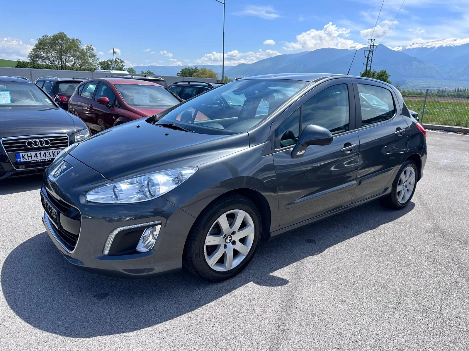 Peugeot 308 1.6 HDI Фейслифт !, снимка 3 - Автомобили и джипове - 54490974