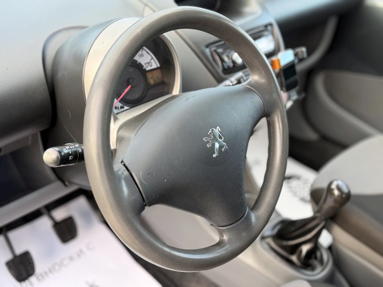 Peugeot 107 1.0i, снимка 13 - Автомобили и джипове - 54559952