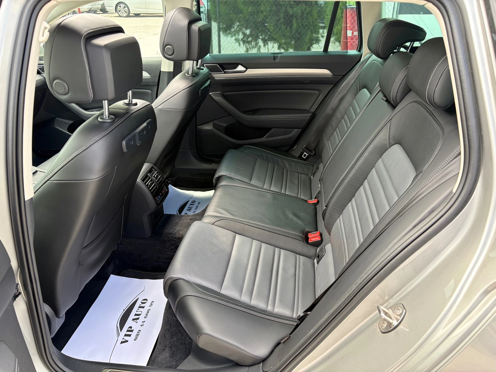 VW Passat R-LINE 2.0TDI DSG 4MOTION TOP FULL, снимка 10 - Автомобили и джипове - 54596765