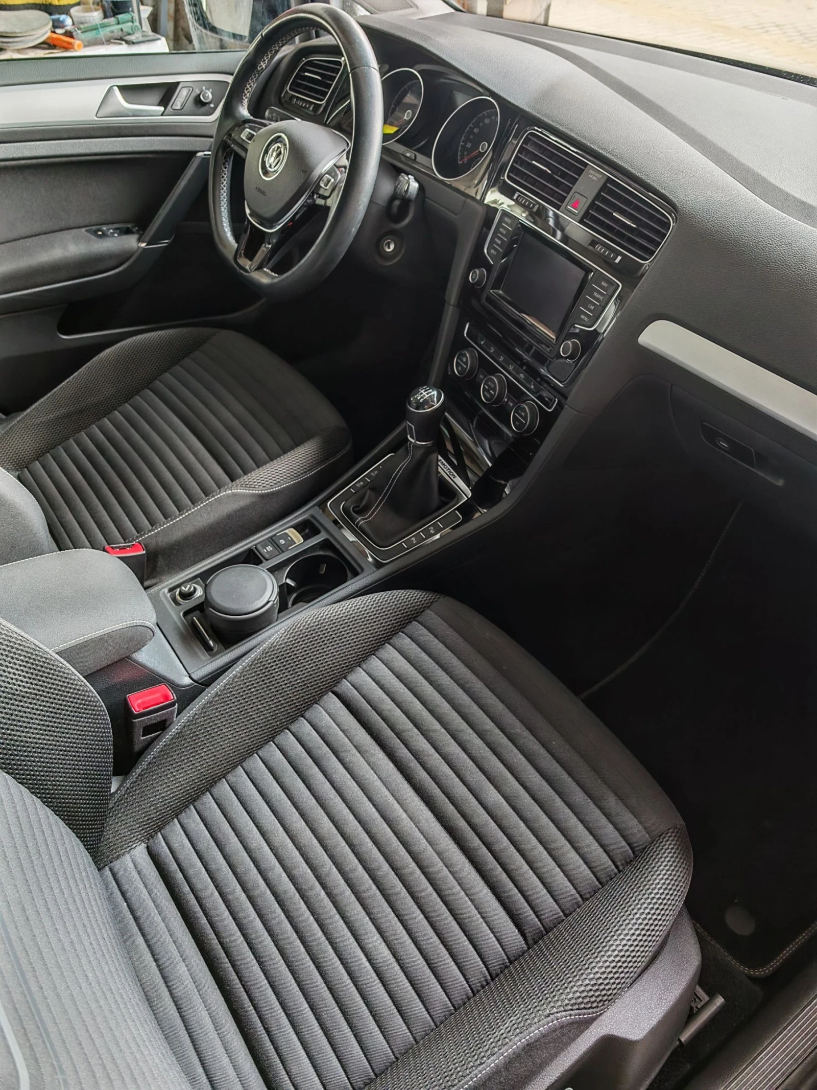 VW Golf * 4-MOTION * CUP EDITION * 2.0TDI 150ps * УНИКАТ!, снимка 13 - Автомобили и джипове - 55196159