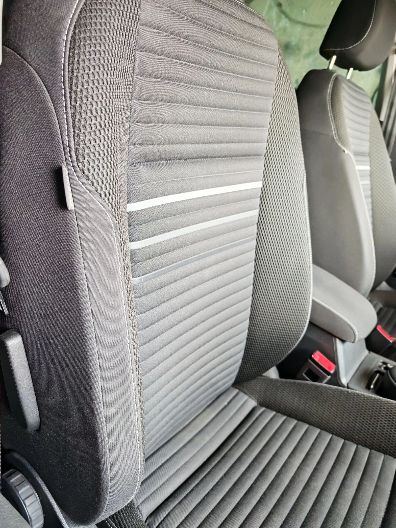 VW Golf * 4-MOTION * CUP EDITION * 2.0TDI 150ps * УНИКАТ!, снимка 11 - Автомобили и джипове - 55196159