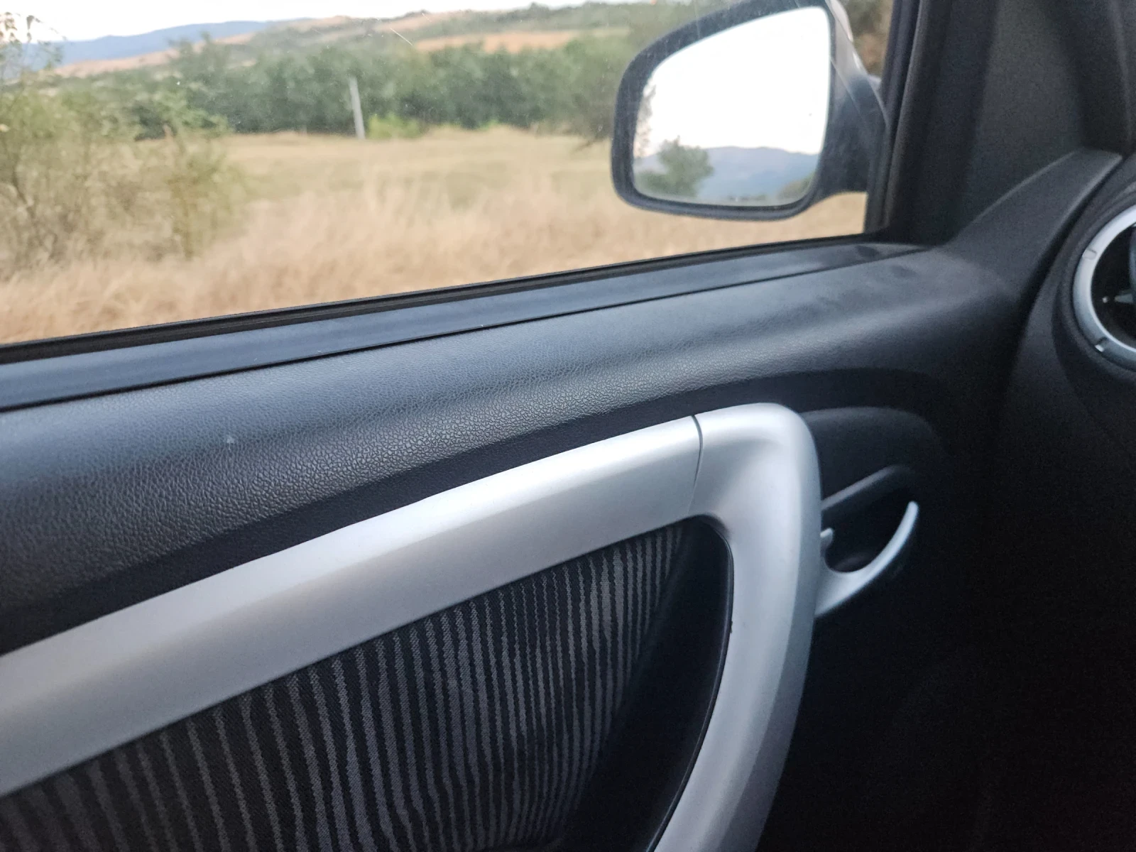 Dacia Sandero 1.4 mpi + газ (lpg), снимка 6 - Автомобили и джипове - 55943905