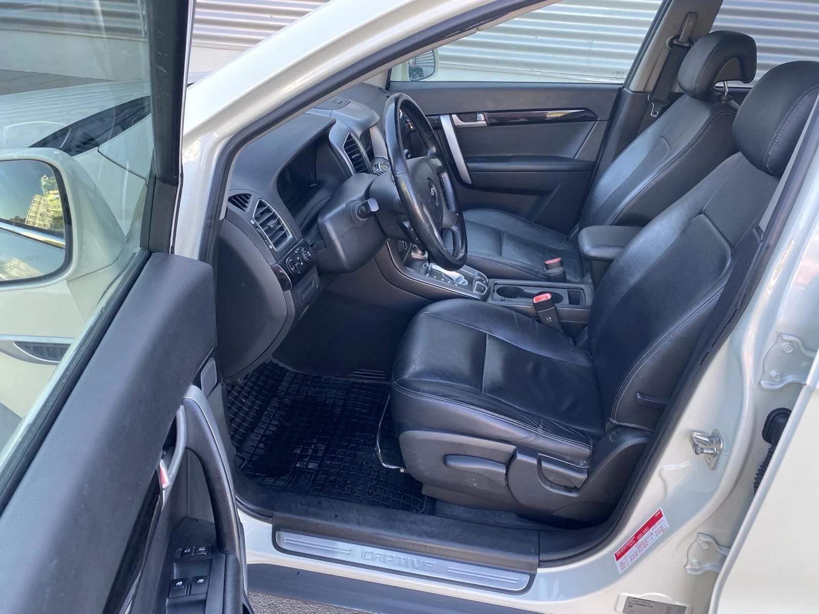 Chevrolet Captiva 4х4, АВТОМАТ-БЕНЗИН-ОТ БЪЛГАРИЯ-7 места, ДДСКредит - изображение 9