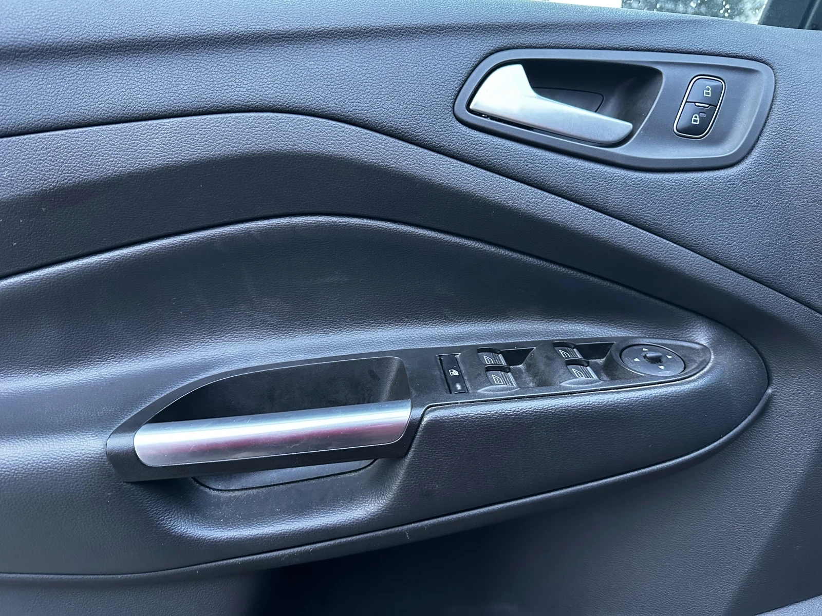Ford Kuga 2.0 EcoBoost Turbo, 241 к.с, снимка 13 - Автомобили и джипове - 54520810