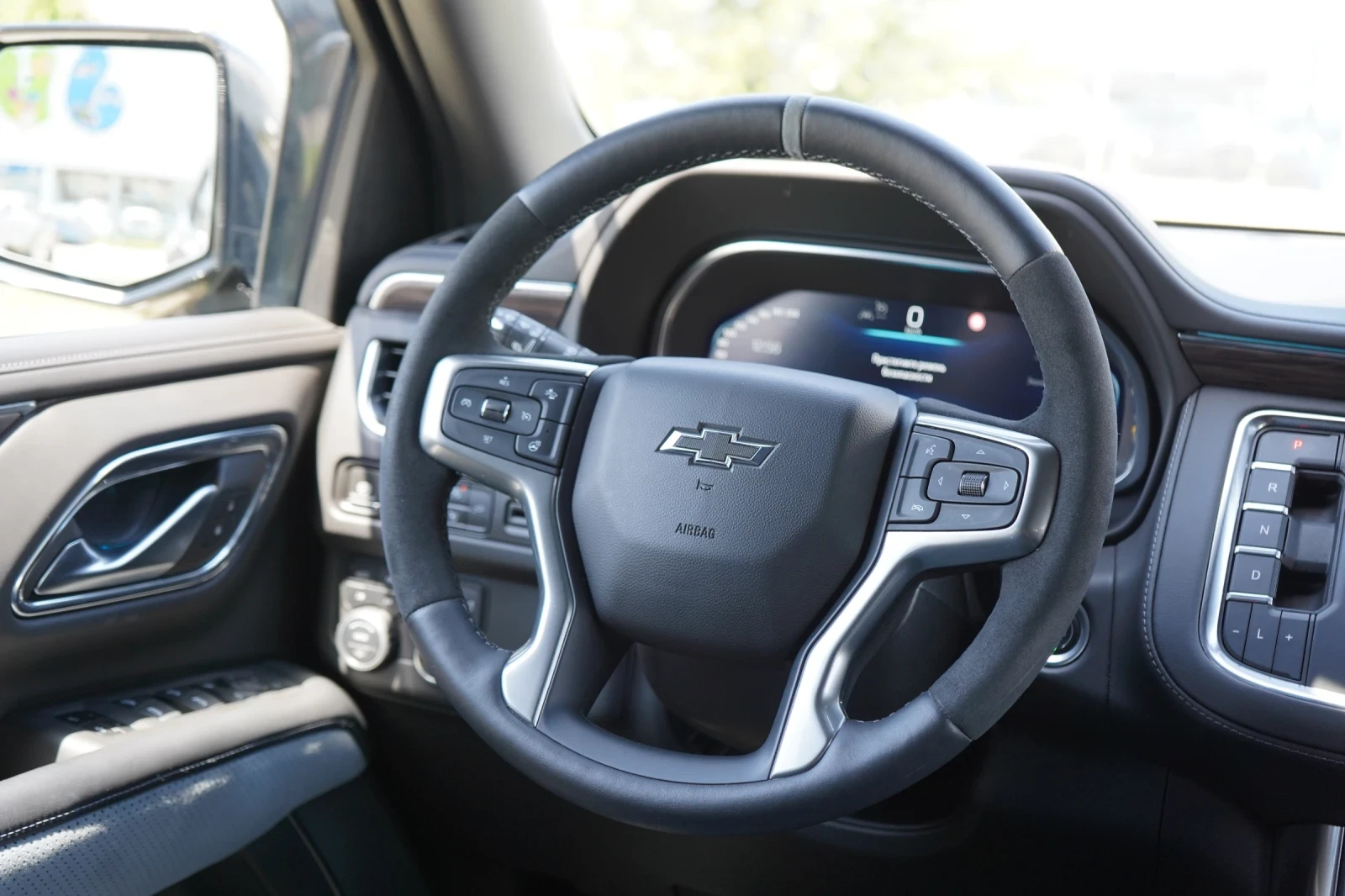 Chevrolet Tahoe * Z71* 6+ 1* WHIPPLE CHARGER* PANO* DISTR* LED* CA, снимка 10 - Автомобили и джипове - 54701213