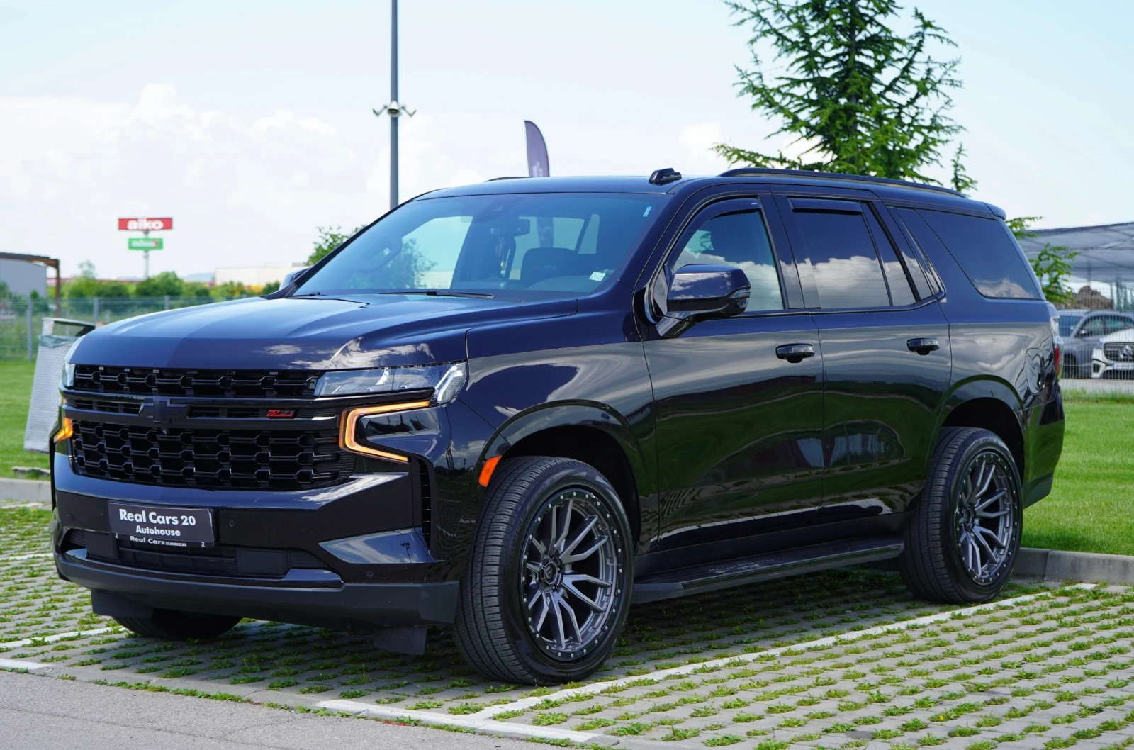 Chevrolet Tahoe * Z71* 6+ 1* WHIPPLE CHARGER* PANO* DISTR* LED* CA