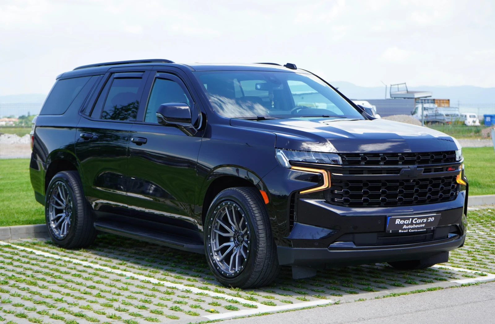 Chevrolet Tahoe * Z71* 6+ 1* WHIPPLE CHARGER* PANO* DISTR* LED* CA, снимка 3 - Автомобили и джипове - 54701213