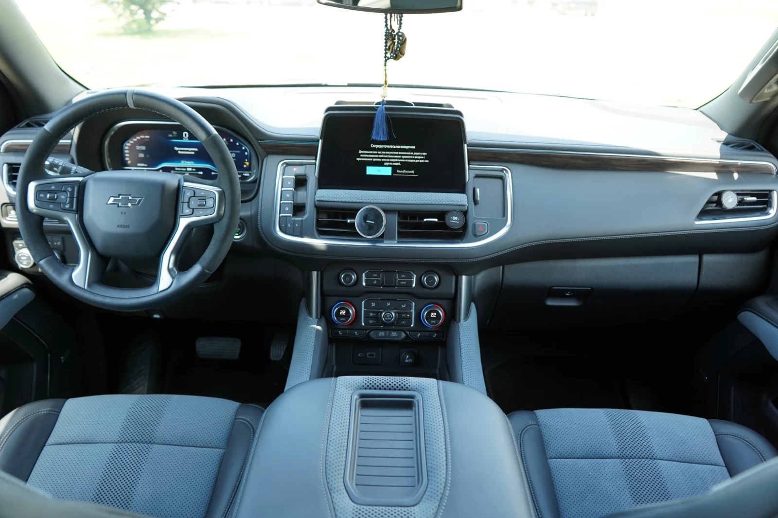 Chevrolet Tahoe * Z71* 6+ 1* WHIPPLE CHARGER* PANO* DISTR* LED* CA, снимка 15 - Автомобили и джипове - 54701213