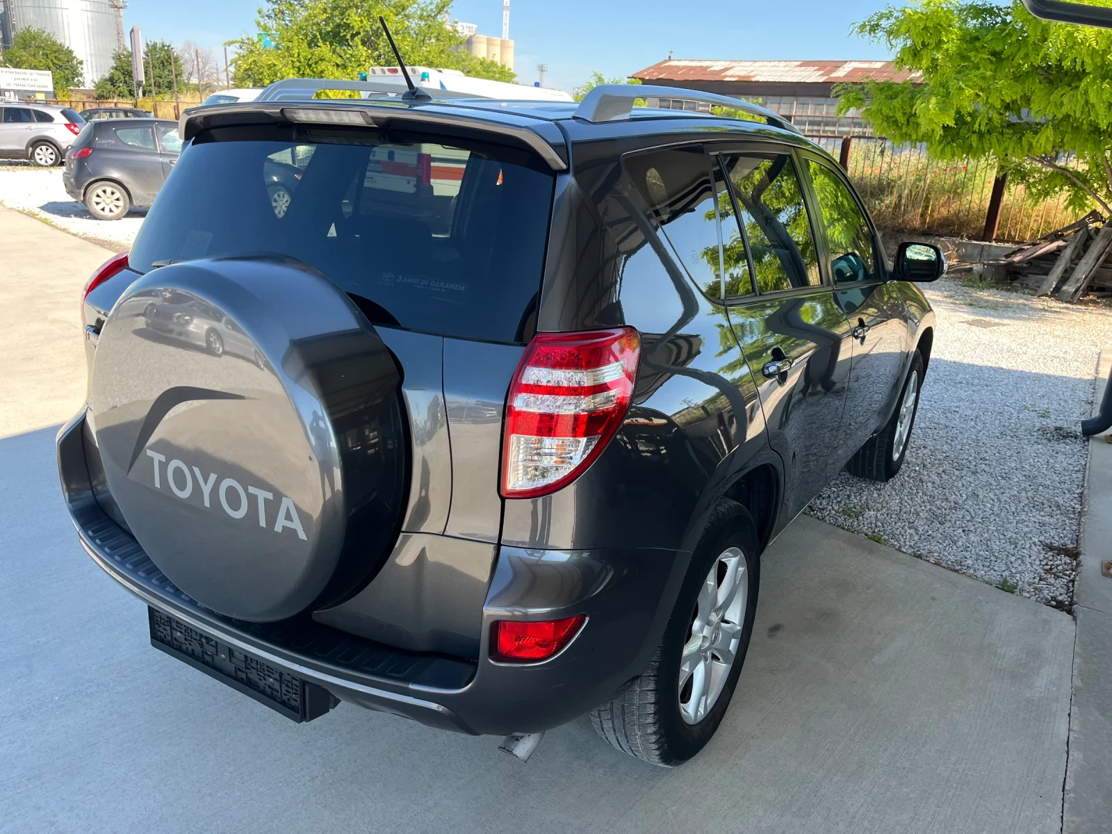 Toyota Rav4 2.2 D4D фейс full extri, снимка 3 - Автомобили и джипове - 54815496