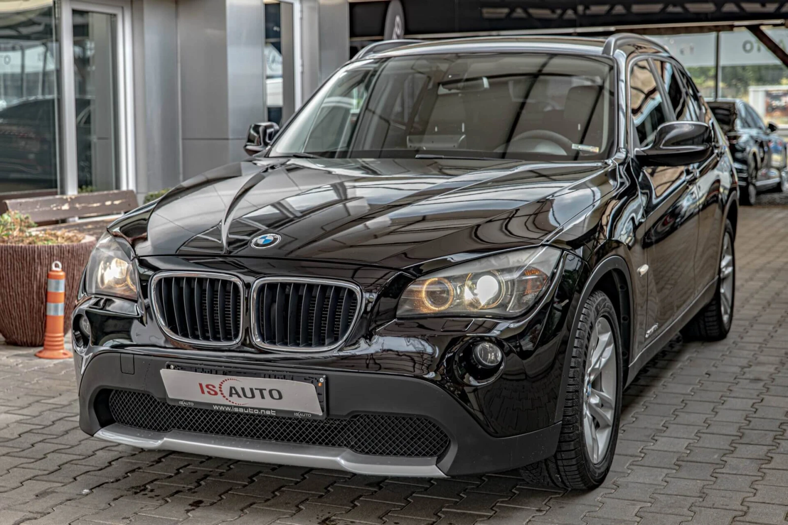 BMW X1 18d/xDrive/Xenon/PDC/Android/Камера/Подгрев, снимка 3 - Автомобили и джипове - 55140905