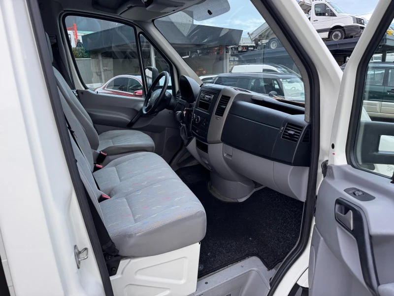 VW Crafter 2.5TDI до 3,5т. 4,27м. Климатроник Euro 5 , снимка 10 - Бусове и автобуси - 44278547