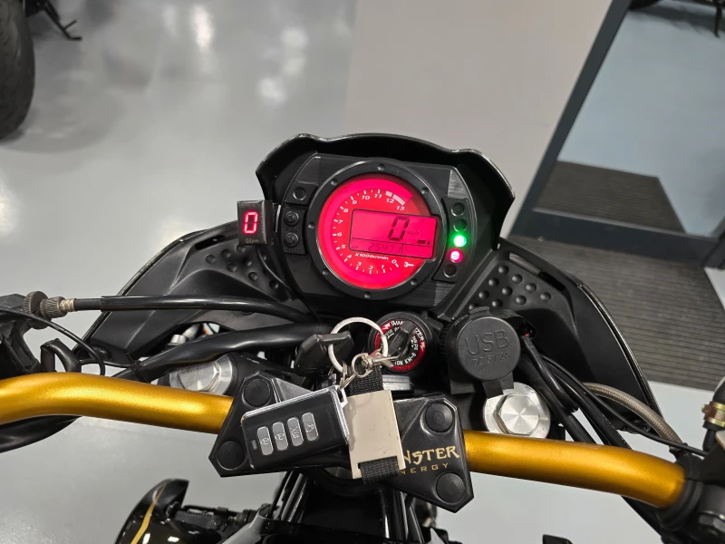 Kawasaki Z 750ie, генерация MIVV, 2006г., снимка 12 - Мотоциклети и мототехника - 53413431