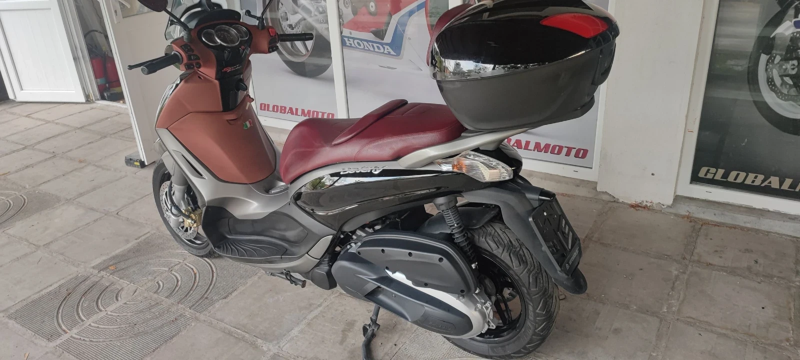 Piaggio Beverly 350i, ABS, ASR - изображение 2