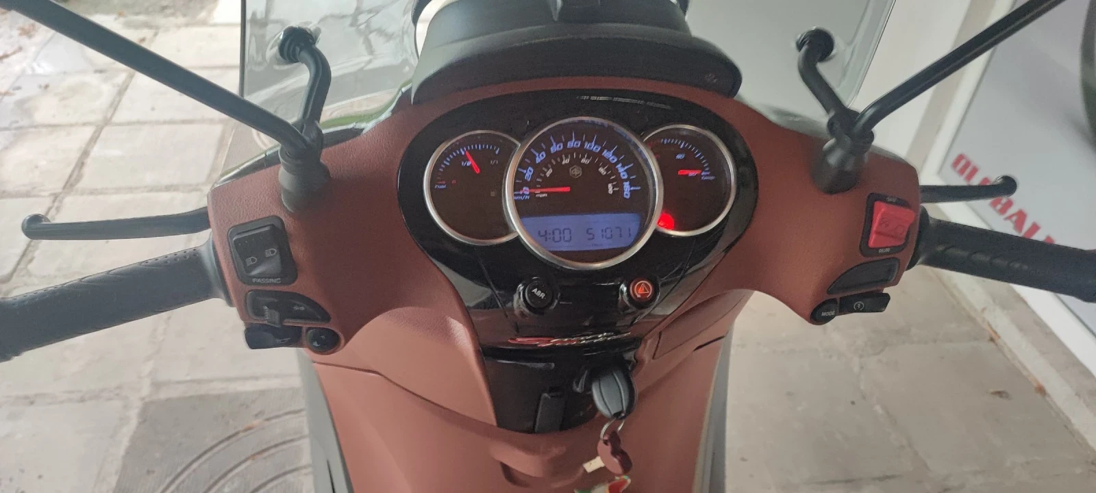 Piaggio Beverly 350i, ABS, ASR - изображение 6