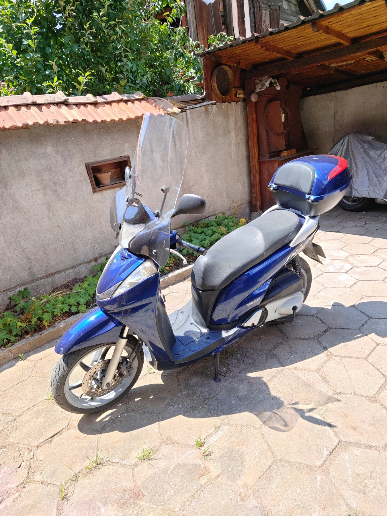 Honda Sh 300i инжекцион , снимка 2 - Мотоциклети и мототехника - 55397149