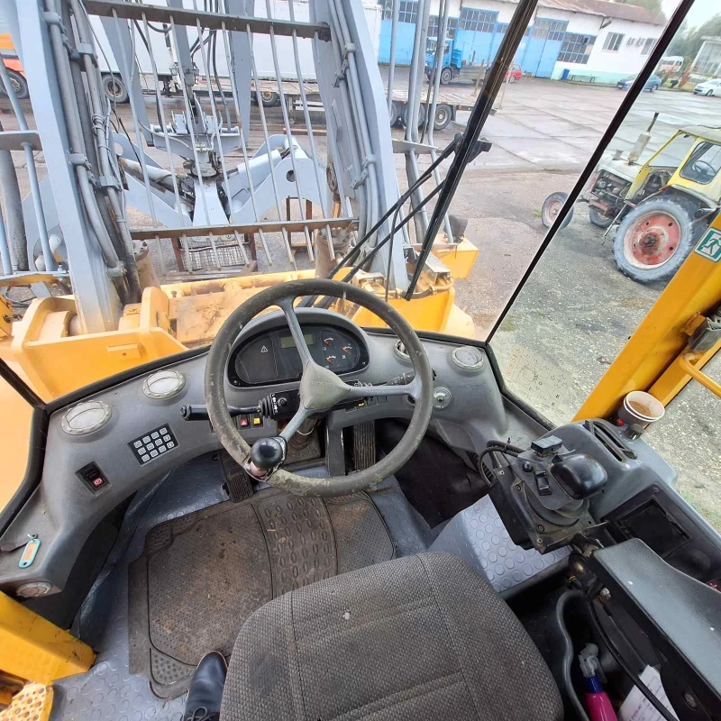 Челен товарач Volvo L180E, снимка 8 - Индустриална техника - 51996225