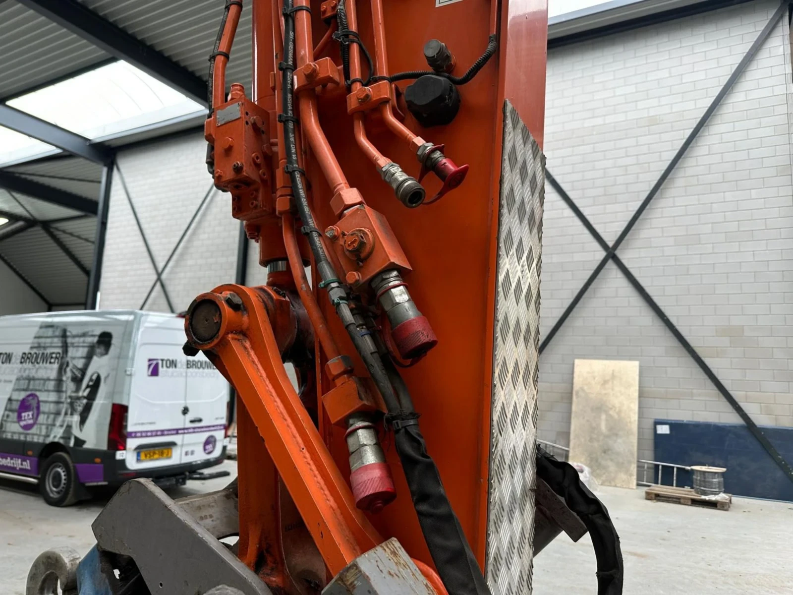 Багер Hitachi ZAXIS 140W - изображение 6