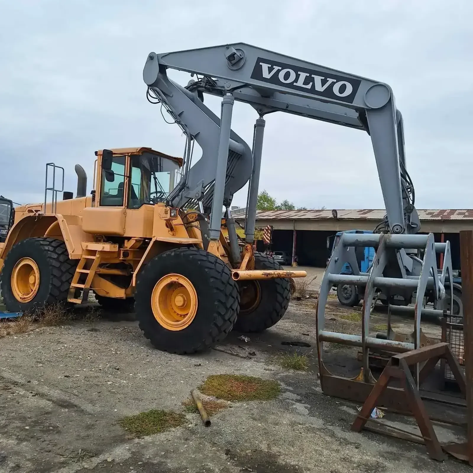   Volvo L180E | Mobile.bg   1