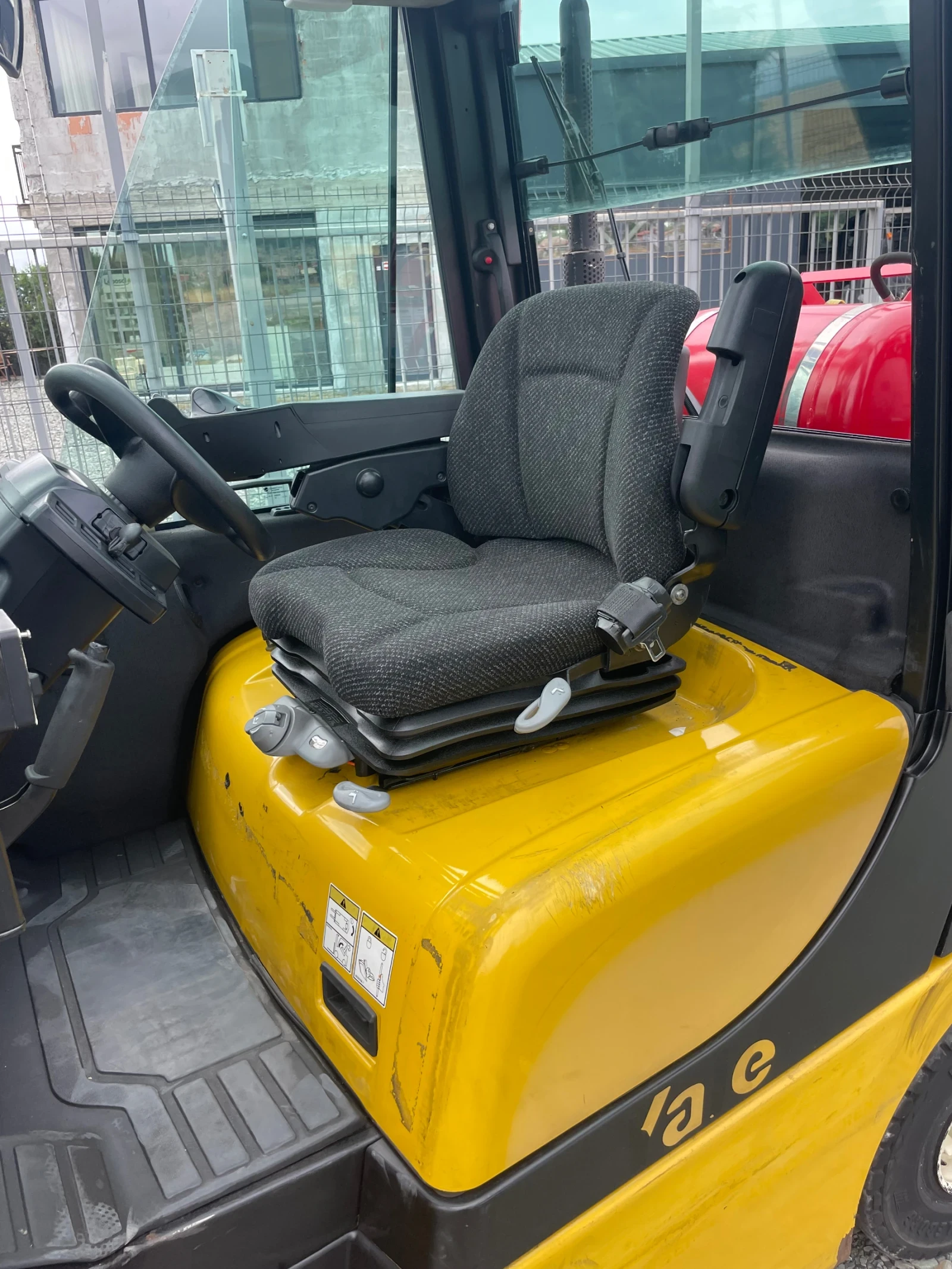  Yale | Mobile.bg   8