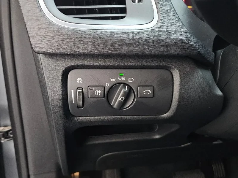 Volvo V40 CROSS COUNTRY, снимка 17 - Автомобили и джипове - 55559945