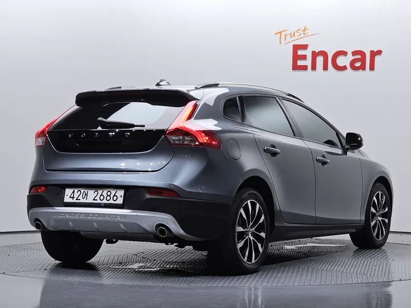 Volvo V40 CROSS COUNTRY, снимка 2 - Автомобили и джипове - 55559945