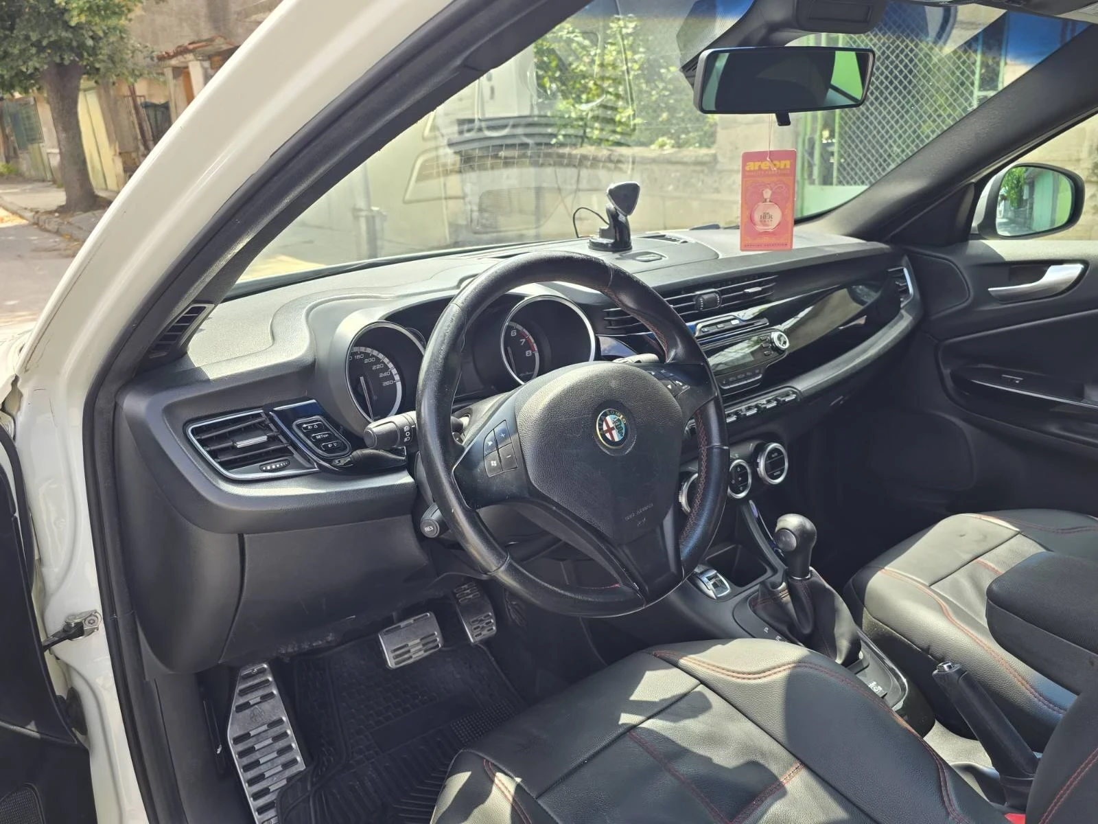 Alfa Romeo Giulietta 1, 4 T 170кс LPG - изображение 6