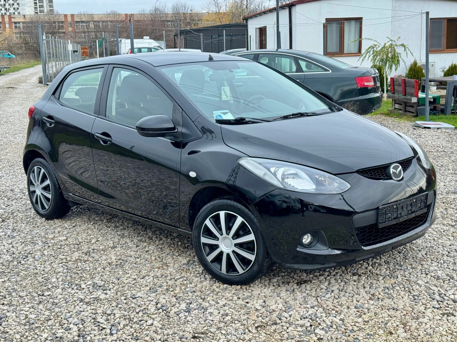 Mazda 2 1.3    | Mobile.bg   1