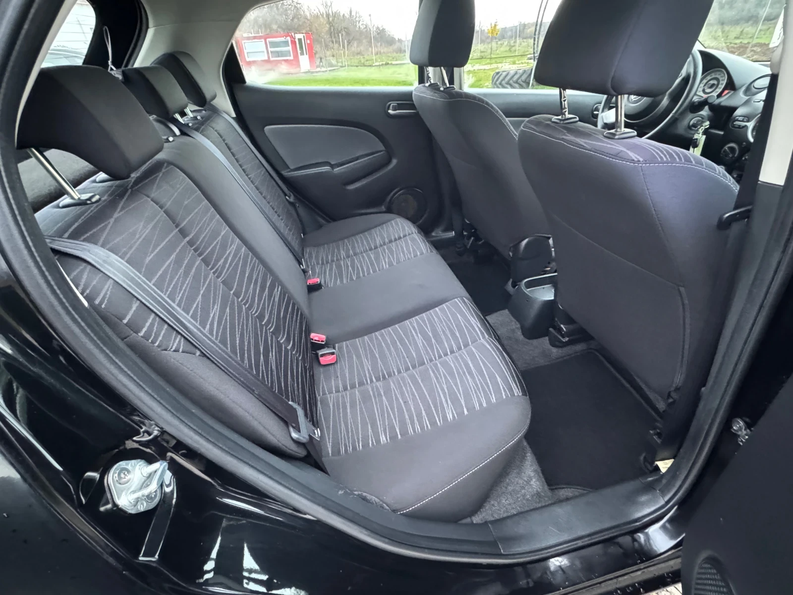 Mazda 2 1.3    | Mobile.bg   12