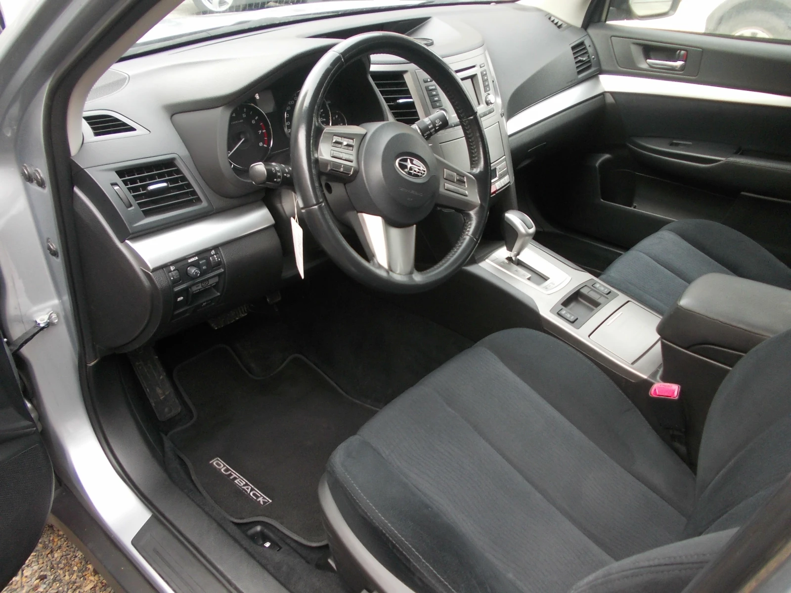 Subaru Outback 2.5-4x4-клима - изображение 6