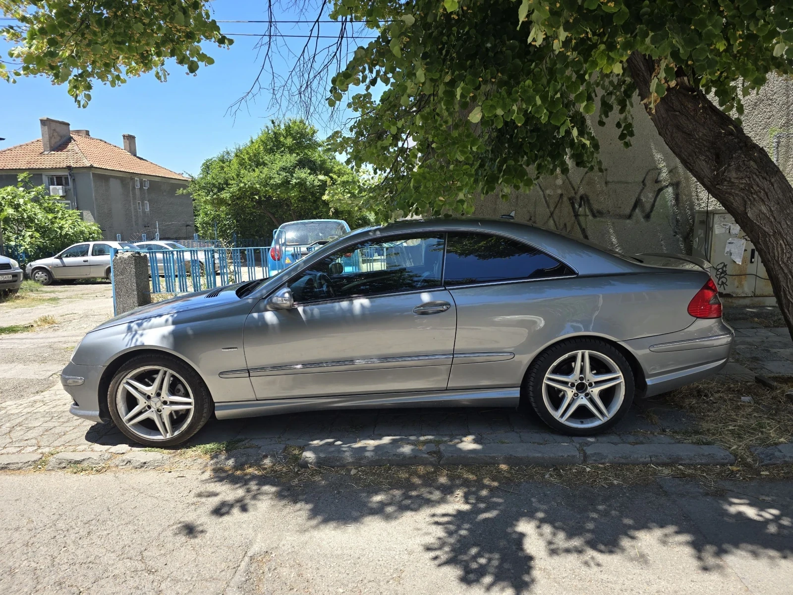 Mercedes-Benz CLK 350 - изображение 3