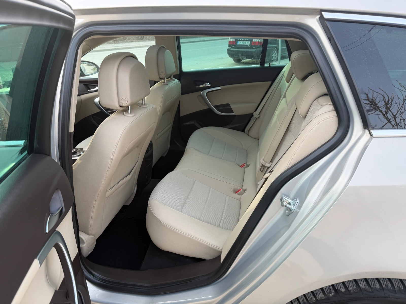 Opel Insignia 2.8 LUKS 4x4 - изображение 9