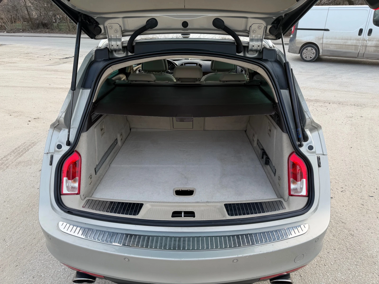 Opel Insignia 2.8 LUKS 4x4 - изображение 10