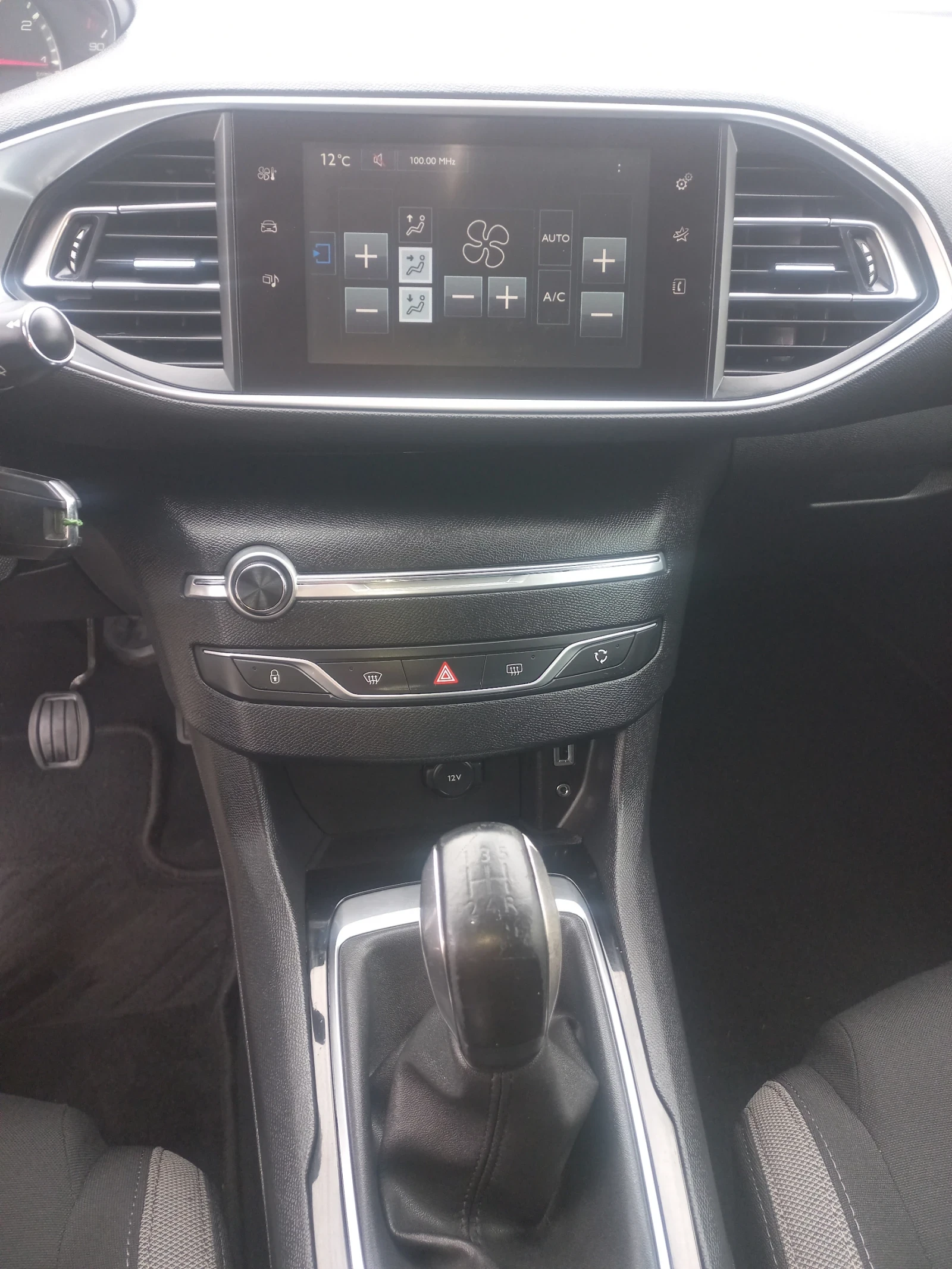 Peugeot 308 1, 2 I  STYLE, снимка 14 - Автомобили и джипове - 53733858