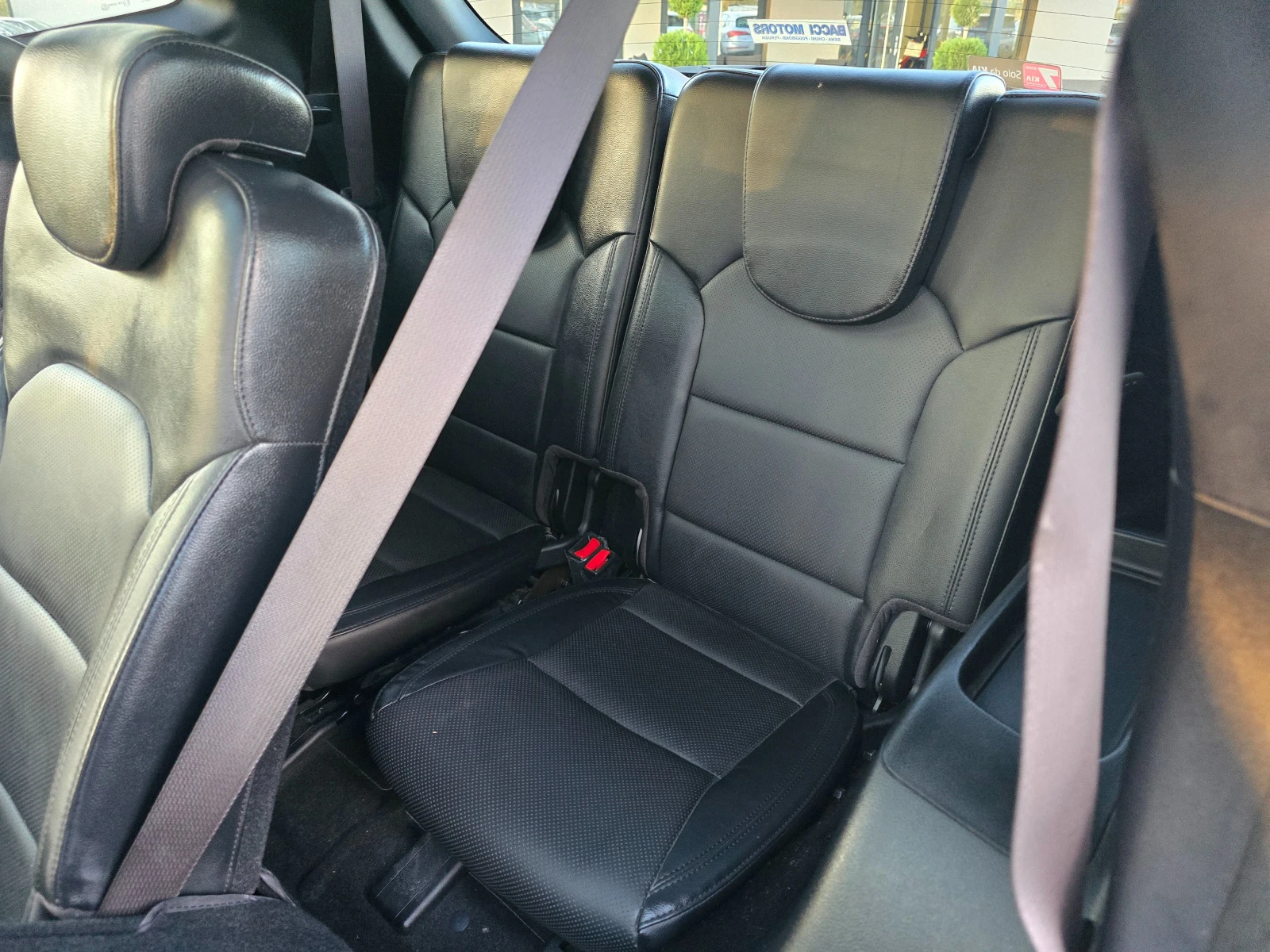 Kia Carens 1.7CRDI, 7-места, Кожа, Камера, Нави!, снимка 9 - Автомобили и джипове - 54227158