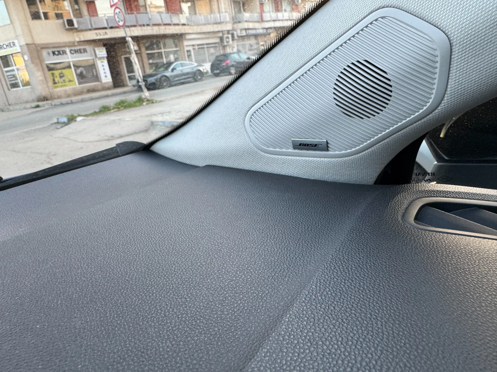 Renault Captur, снимка 9 - Автомобили и джипове - 54275455