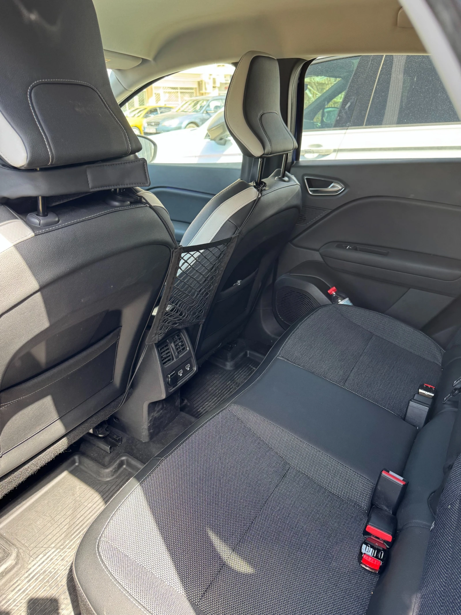 Renault Captur, снимка 8 - Автомобили и джипове - 54275455