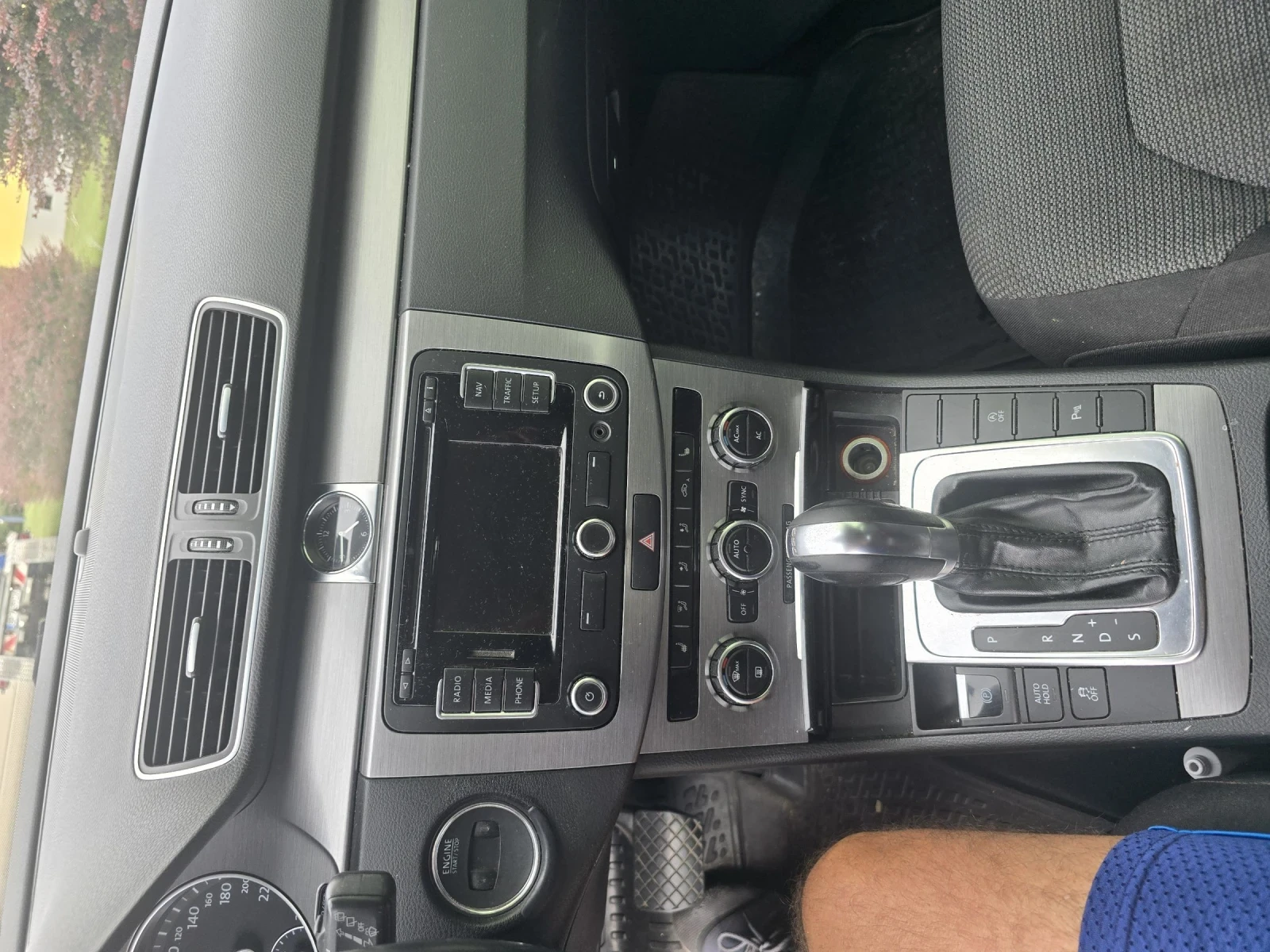 VW Passat 2.0TDI/140/Avtomat , снимка 8 - Автомобили и джипове - 55257322