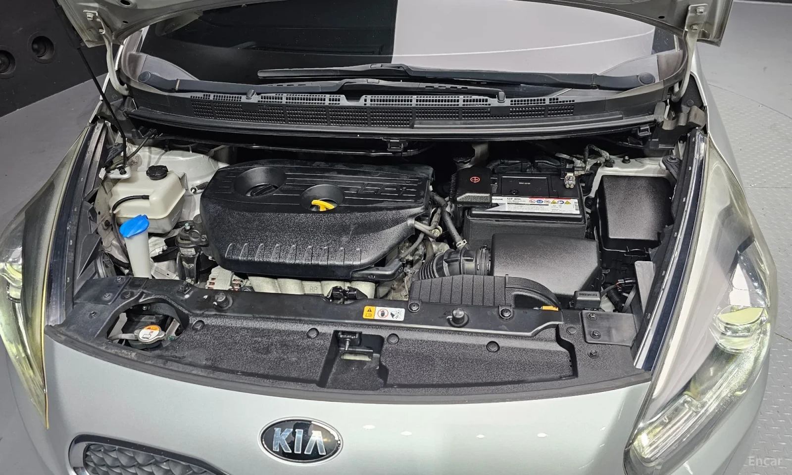 Kia Carens 2.0 само на ГАЗ\Подгреви\Обдухване, снимка 6 - Автомобили и джипове - 55587906