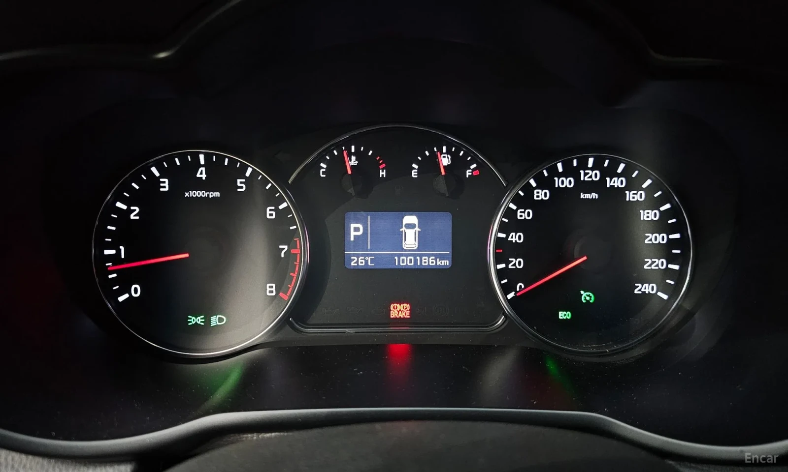 Kia Carens 2.0 само на ГАЗ\Подгреви\Обдухване, снимка 8 - Автомобили и джипове - 55587906