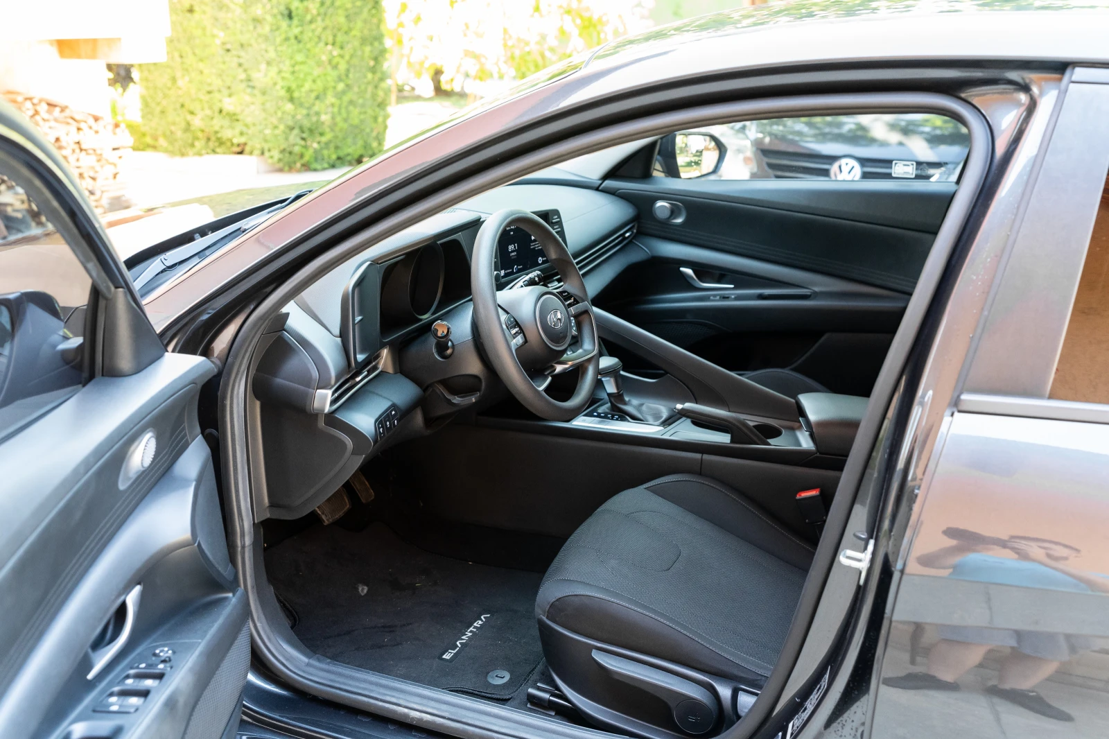 Hyundai Elantra 2.0 БЕНЗИН АВТОМАТ, снимка 11 - Автомобили и джипове - 55656858