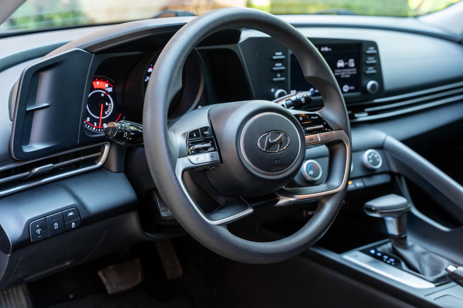 Hyundai Elantra 2.0 БЕНЗИН АВТОМАТ, снимка 7 - Автомобили и джипове - 55656858
