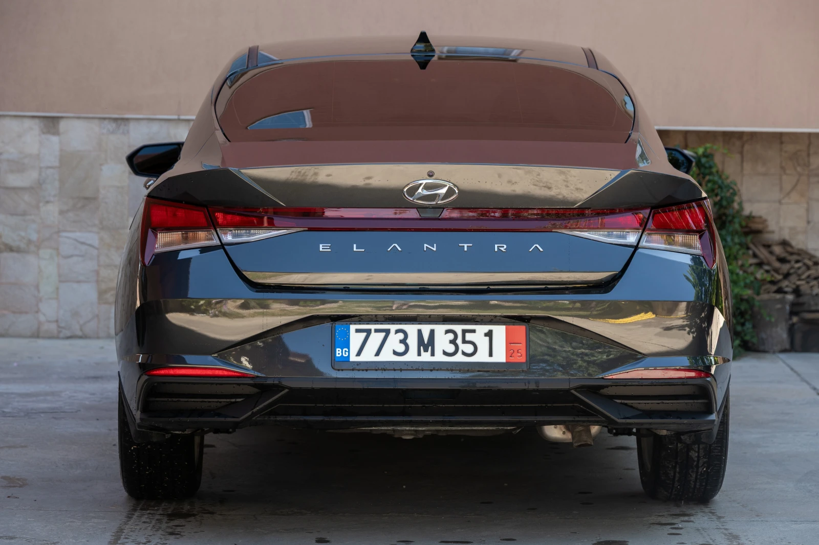 Hyundai Elantra 2.0 БЕНЗИН АВТОМАТ, снимка 3 - Автомобили и джипове - 55656858