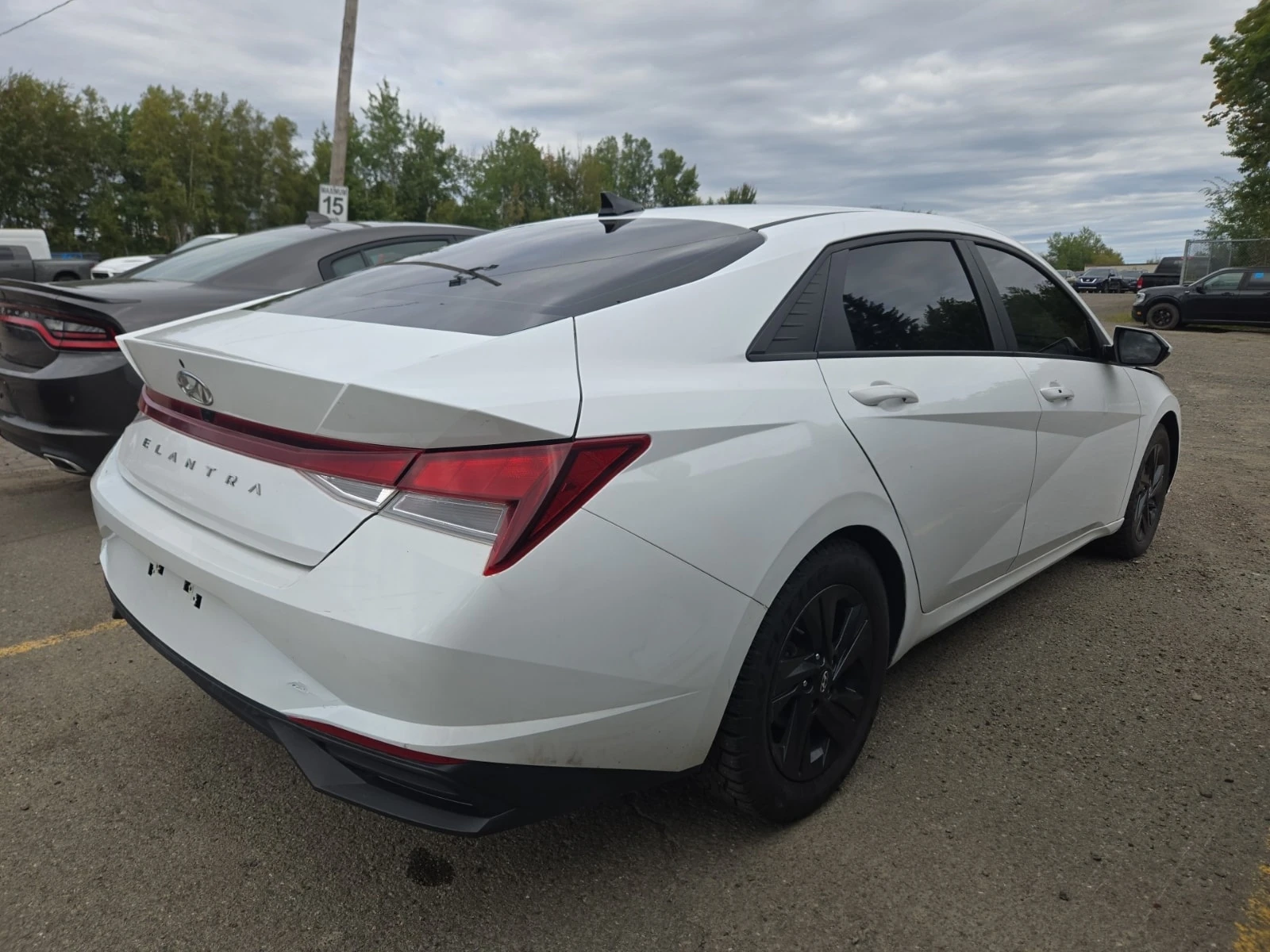 Hyundai Elantra * Ivt W/sun & Tech Package Preferred* АВТОКРЕДИТ* , снимка 2 - Автомобили и джипове - 56113380