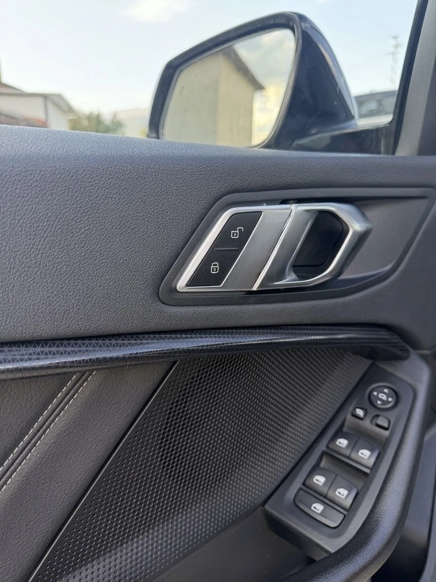 BMW 120 120d xDrive, снимка 6 - Автомобили и джипове - 56153928