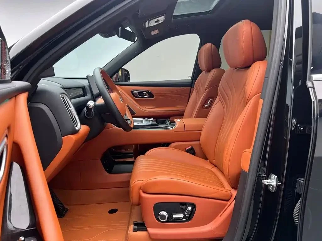 Geely Galaxy M9 210km 4WD, снимка 15 - Автомобили и джипове - 56716626